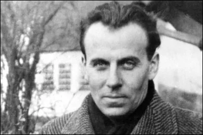 Quelle était la deuxième profession de l'écrivain Louis-Ferdinand Céline ?
