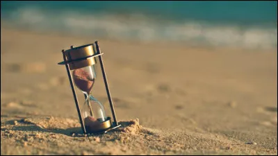 Quelle ville imaginaire, très présente dans l'uvre, est inspirée de Cabourg, en Normandie ?