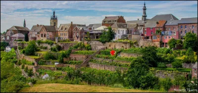 La ville de Thuin est située...