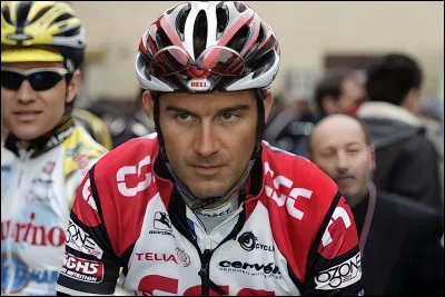 Le nom de ce coureur cycliste est...