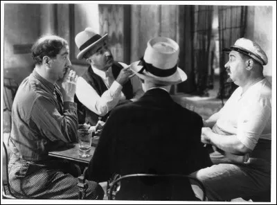 Dans la pièce "Marius" de Marcel Pagnol, quelle phrase prononcée par César lui vaut d'être accusé de tricher lors d'une partie de cartes ?