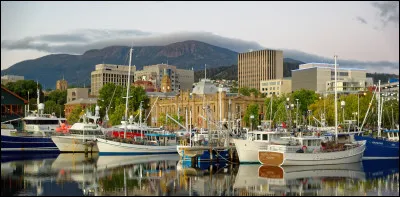 Dans quel pays est située Hobart ?