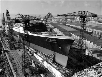 Lors de quelle d&eacute;cennie la construction du France a-t-elle d&eacute;but&eacute; ?