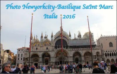 Quelle est cette ville d'Italie en V, fondée en 568 qui s'étend sur 121 îles et compte 435 ponts, mondialement célèbre pour son architecture et son patrimoine culturel ?