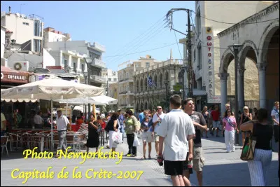 Quelle est cette ville en H, capitale de l'ile de Crète, cité portuaire majeure ?