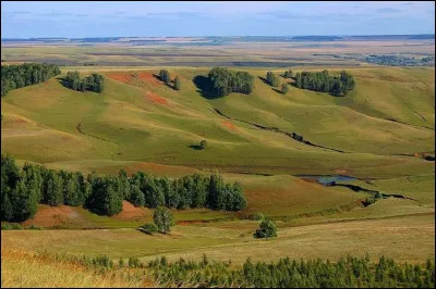 Cette République de Russie européenne abrite la principale minorité ethnique non slave de Russie, en l'occurrence un peuple turc. Sa capitale, Kazan, est située sur la rive gauche de la Volga.