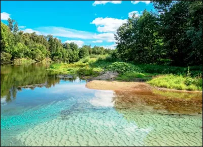 Cette petite République du centre de la Russie européenne, largement plate, boisée et habitée par un peuple de culture finno-ougrienne, doit sa spécificité à la religion ancestrale, à la fois païenne et animiste, qui y est toujours pratiquée de nos jours malgré des siècles de répression : le marla. Sa capitale est la ville de Iochkar-Ola.