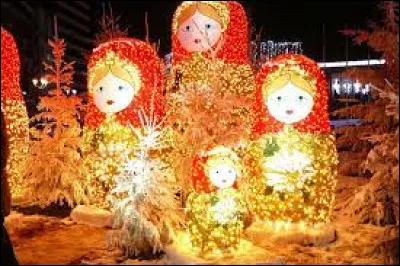 Dernière question avant la fin du quiz ! 
Partons vers la Russie ! 
Ici, Noël se célèbre le _ janvier. 
 La Russie se base sur la fête de Noël orthodoxe dans le calendrier grégorien. Mais les enfants russes reçoivent leurs cadeaux le trente-et-un décembre, lors de la Saint-Sylvestre. C’est le Père Gel, cousin de notre conducteur de traîneau à rennes volants, et la Grand-mère Babouchka qui parcourent ce vaste territoire pour distribuer les présents. La coutume veut donc que le nouvel an se passe en famille.
Complète le jour !