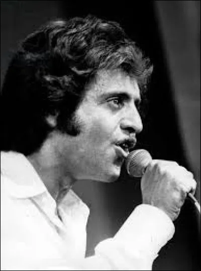 Quel âge cite-t-il dans le titre de l'une de ses chansons ?