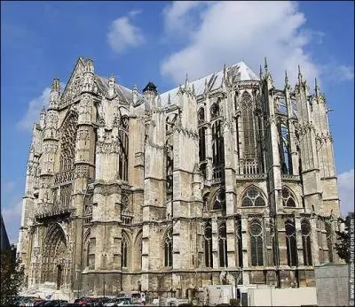 Avec deux effondrements (en 1284 et en 1573), quelle est la cathdrale la plus fragile ?