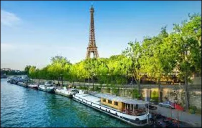 Paris a toujours été la capitale de la France, depuis son existence.