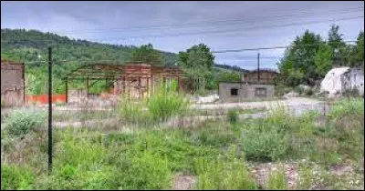 Quelle lettre faut-il enlever pour obtenir une petite feuille de carton ?
