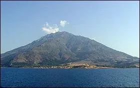 Au nord du 40e parallle, cette mer est la partie nord de la mer Ege. On y trouve l'le de Samothrace. Il s'agit de la mer de ...