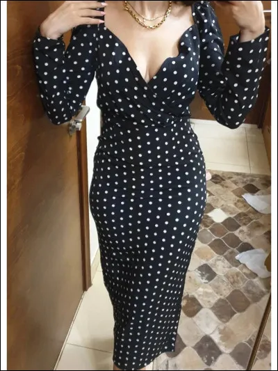 Veux-tu que ta robe ait un décolleté ?