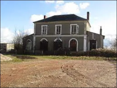 Nous terminons notre balade dans l'Orne, à Vingt-Hanaps. Ancienne commune, elle se situe en région ...