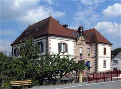 Pour commencer, je vous emmène en Bourgogne-Franche-Comté, à Champey. Village de l'arrondissement de Lure, il se situe dans le département ...