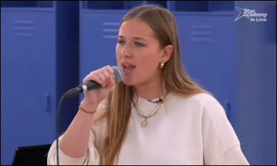 Pour la battle des nommés, quelle chanson Héléna a-t-elle chantée ?