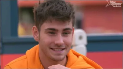 Pour la battle des nommés, quelle chanson Julien a-t-il chantée ?