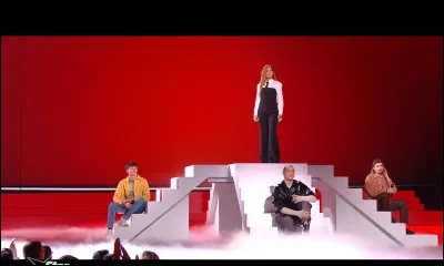 Quelle chanson Victorien a-t-il interprétée en duo avec Vitaa dans le medley avec elle ?