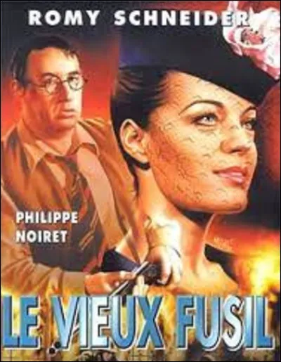 ''Le Vieux Fusil'' est un film dramatique datant de 1975. Avec comme acteurs principaux : Philippe Noiret et Romy Schneider, qui est le réalisateur de ce long métrage ?