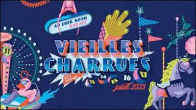 Depuis 1992, a lieu a Carhaix-Plouguer le festival musical ''Les Vieilles Charrues''. Dans quel département de la région Bretagne se situe cette commune ?