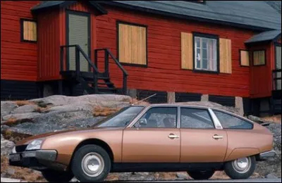 En 1975 cette grande routière attient la première marche du podium. Quel est ce véhicule ?