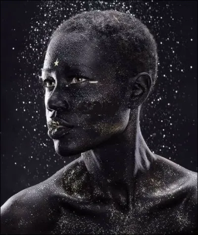 Cette déesse du ciel, symbolise le firmament et fut considérée comme la mère de tous les astres. Qui est-elle ?