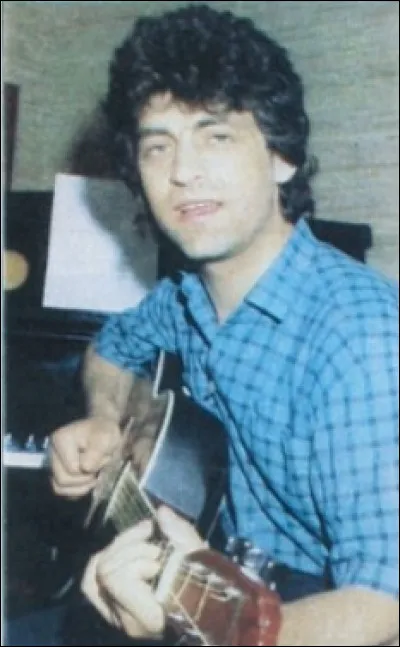 Quel présentateur a donné sa chance à Claude Barzotti, pour sa première télévision française ?