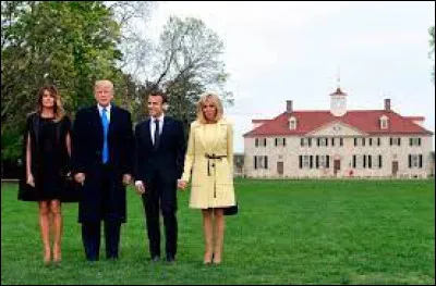 Quel était le nom de la plantation dans laquelle résidait George Washington ?