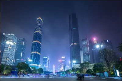 Dans quel pays se trouve la ville de Canton ?