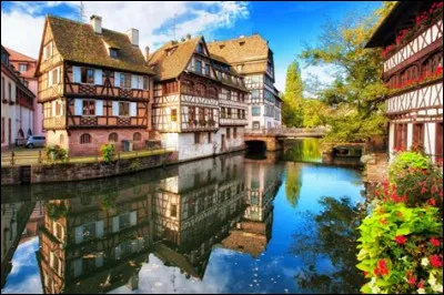 Dans quel pays se trouve la ville de Strasbourg ?