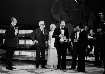 Ce 3 avril, a lieu la première cérémonie des César du cinéma présidée par Jean Gabin, présentée par Pierre Tchernia et Jean-Claude Brialy. : c'était en ...