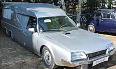 Quel est cette voiture à 6 roue, un break grand volume Citroën conçu pour les transports rapide de la presse , produit de 1977 à 1989 ?