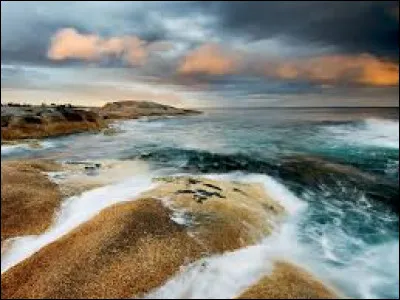 À quel chanteur doit-on "La mer" en 1946 ?