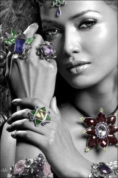 "Les Mains libres" est un recueil de poèmes de Paul Eluard. Il a été illustré par un peintre qui a lancé le dadaïsme à New York, puis le surréalisme à Paris. Qui est-il ?