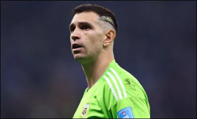 Dans quel club évolue Emiliano Martínez en tant que gardien de but ?