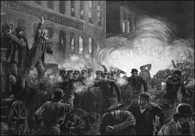 Le 4 mai 1886 a lieu le massacre de Haymarket Square, point culminant de la lutte pour la journée de huit heures aux États-Unis et à l'origine de la journée du 1er mai : dans quelle ville américaine se déroule-t-il ?