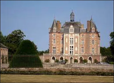 Ce village de 960 habitants, situ&eacute; dans le Loir-et-Cher entre Romorantin et Salbris, o&ugrave; l'on trouve ce ch&acirc;teau reconstruit au d&eacute;but du XVIIe si&egrave;cle sur les ruines d'&eacute;difices ant&eacute;rieurs, c'est ...