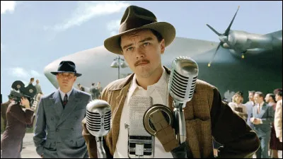 "Aviator" est le titre d'un film interprété par Leonardo DiCaprio.