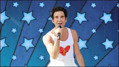 En quelle année sort son premier album nommé "Life In Cartoon Motion" ?