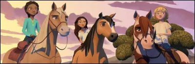 Comment sappelle le trio composé d'Apolline, Lucky et Abigail ?