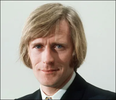 D'après une de ses chansons, quel est le nom du chien que cherche désespérément Nino Ferrer ?