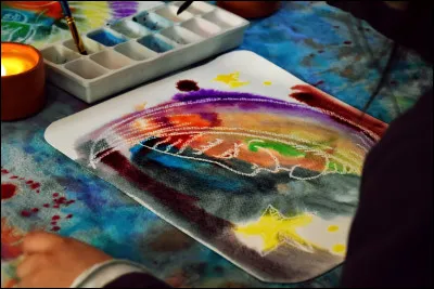 Le pastel gras peut-il être combiné avec d'autres types de peintures ?