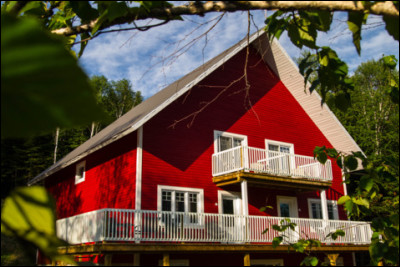 Quel bâtiment est présent sur cette image ?