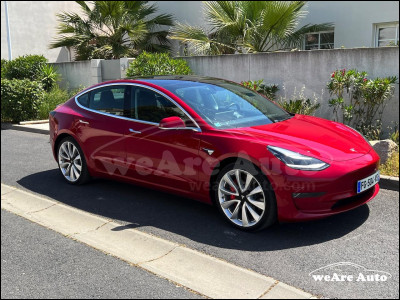 Quelle voiture voyez-vous ici ?