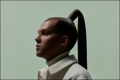 Chanson N°3 : "L'Enfer", de Stromae
J'ai parfois eu des pensées suicidaires et j'en suis peu ___
On croit parfois que c'est la seule manière de les faire taire
Ces pensées qui me font vivre un enfer
Ces pensées qui me font vivre un enfer
Tu sais j'ai mûrement réfléchi
Et je sais vraiment pas quoi faire de toi