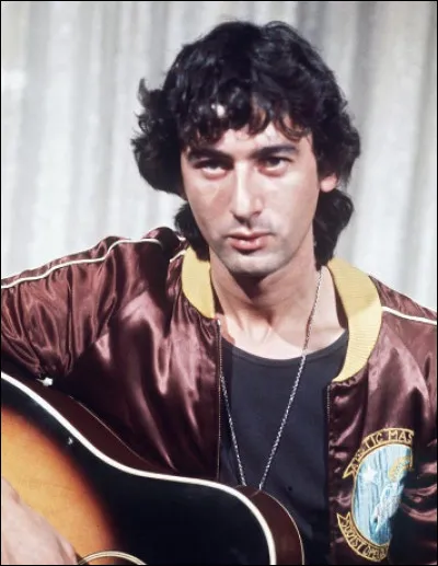 Qui est ce jeune Alain qui deviendra un chanteur célèbre ?