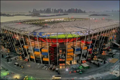 Pour la lettre Q, nous partons au Qatar et nous remontons d'un an dans le temps. Vous vous en doutez, on va parler de la fameuse Coupe du monde qui a eu lieu dans ce pays en 2022. Et la question va être celle-ci : combien de villes ont accueilli la compétition ?