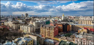 Pour la lettre U, nous allons faire un tour du côté de l'Ukraine. Et ce qui vous vient à l'esprit est probablement le conflit russo-ukrainien, qui dure déjà depuis une paire d'années... Mais en quelle année a-t-il réellement débuté ?