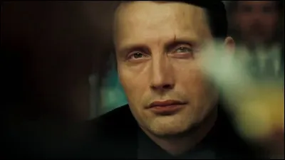 "Casino royale" est joué par Pierce Brosnan.